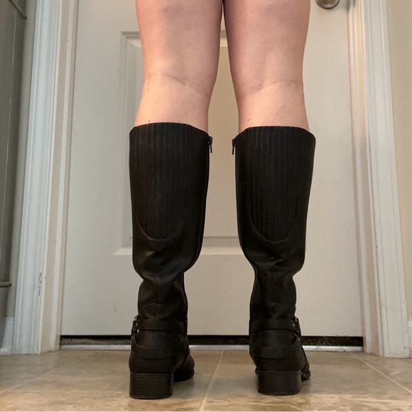 Tall boots. Riding boots. Black boots. Size 8.5 black boots. 8.5M boots. - Picture 5 of 9